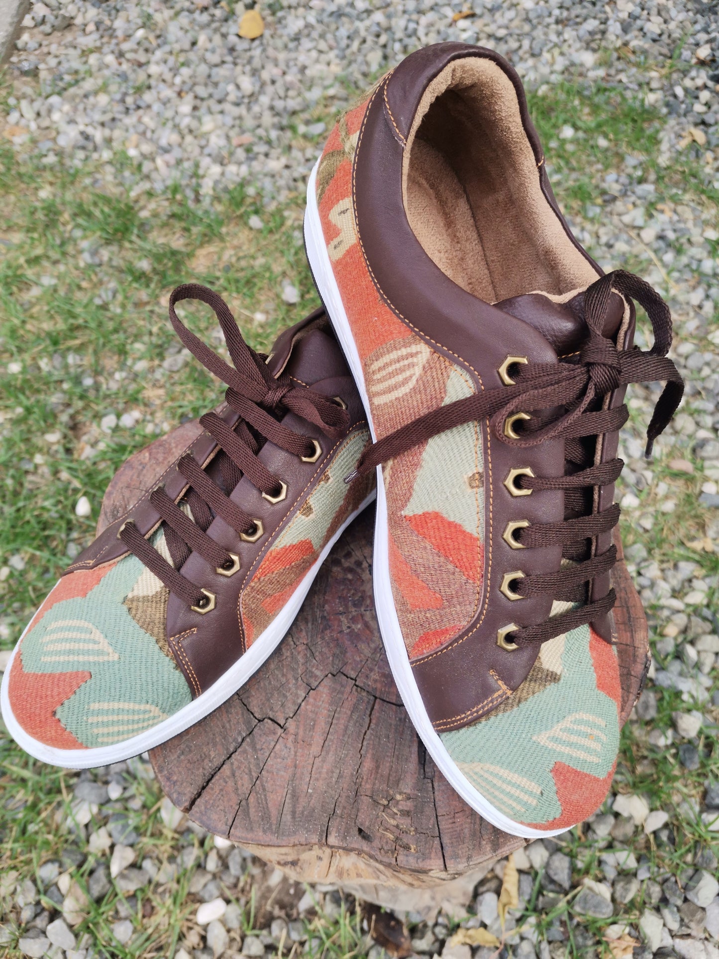 Cage Carpet Shoes